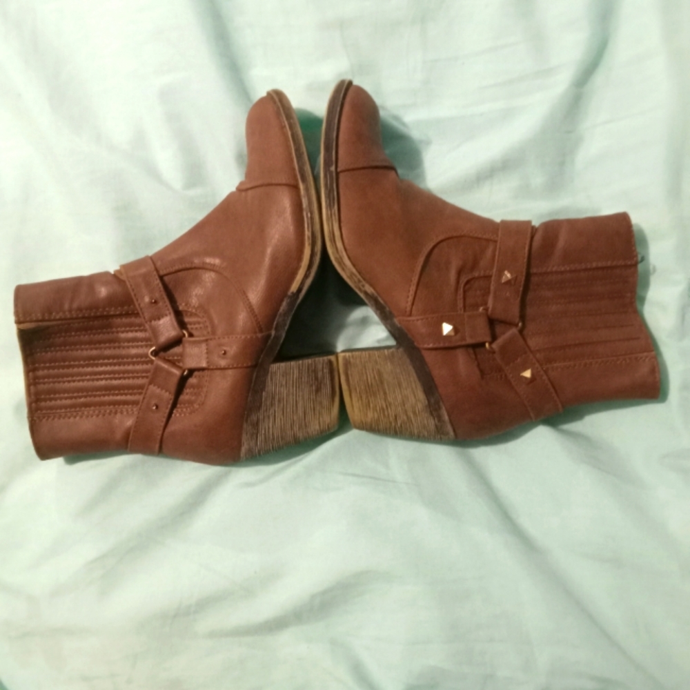 🤎 EUC Womens 1st Kiss Brown Ankle Boots 7.5 & 1/2 Winter Fall Autumn Modern - Picture 2 of 6